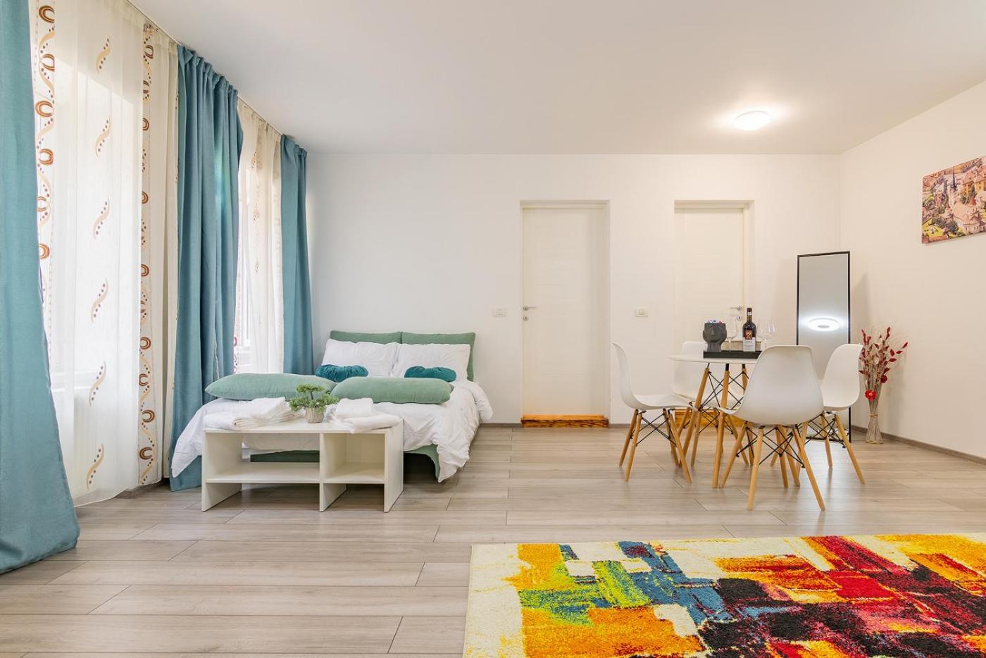 Old Town By Mm Host Apartment