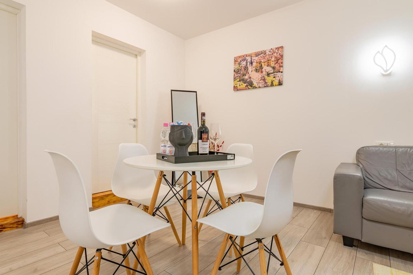 Apartment Old Town By Mm Host Brașov